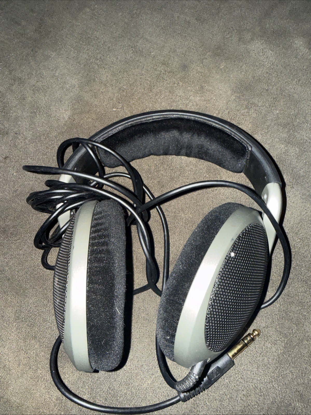 Sennheiser HD 555 Headband Headphones – Black/Gray