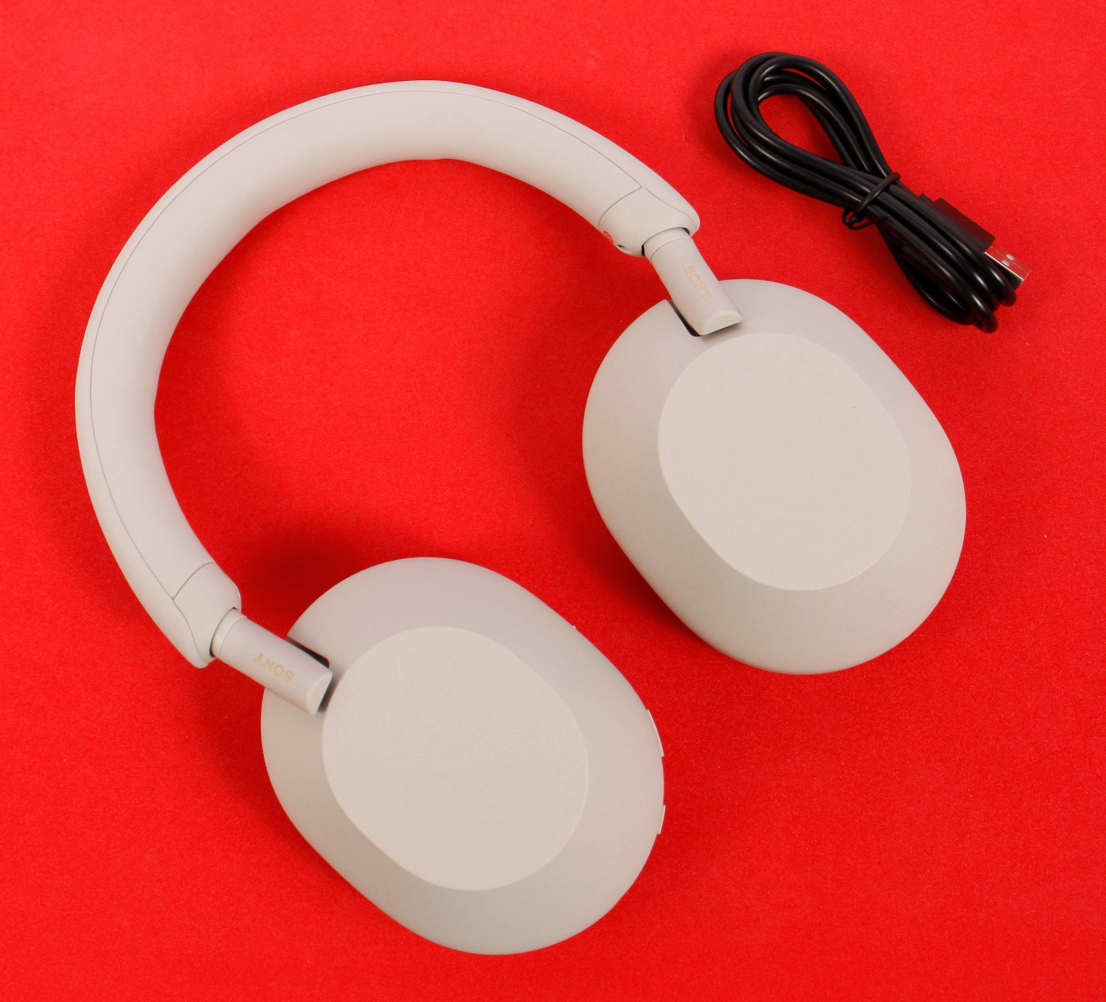 ** EXCELLENT ** Sony WH-1000XM5 Wireless Noise Canceling Headphones – Silver