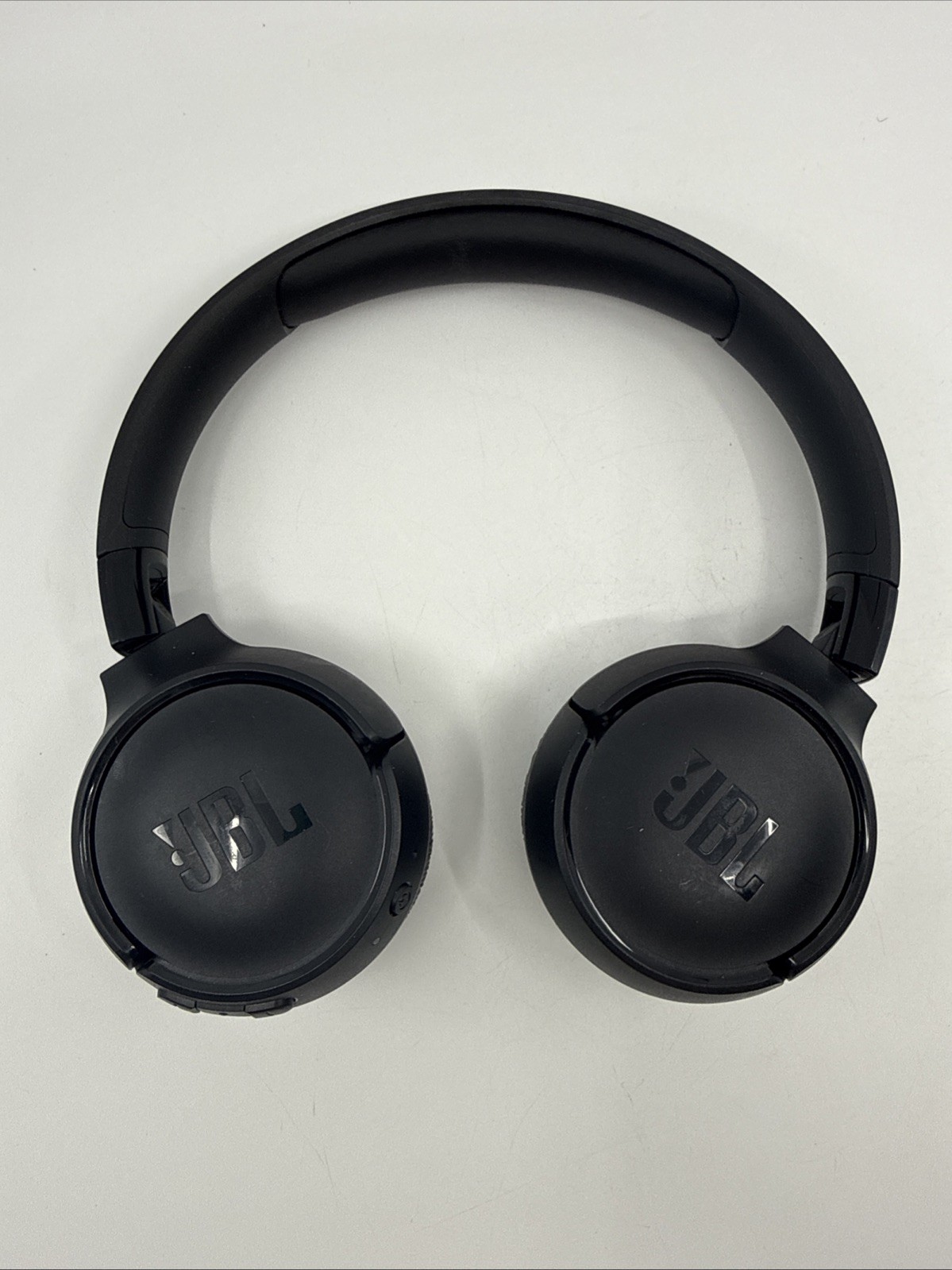 JBL Tune 520BT Wireless On-Ear Headphones – Black – OO811
