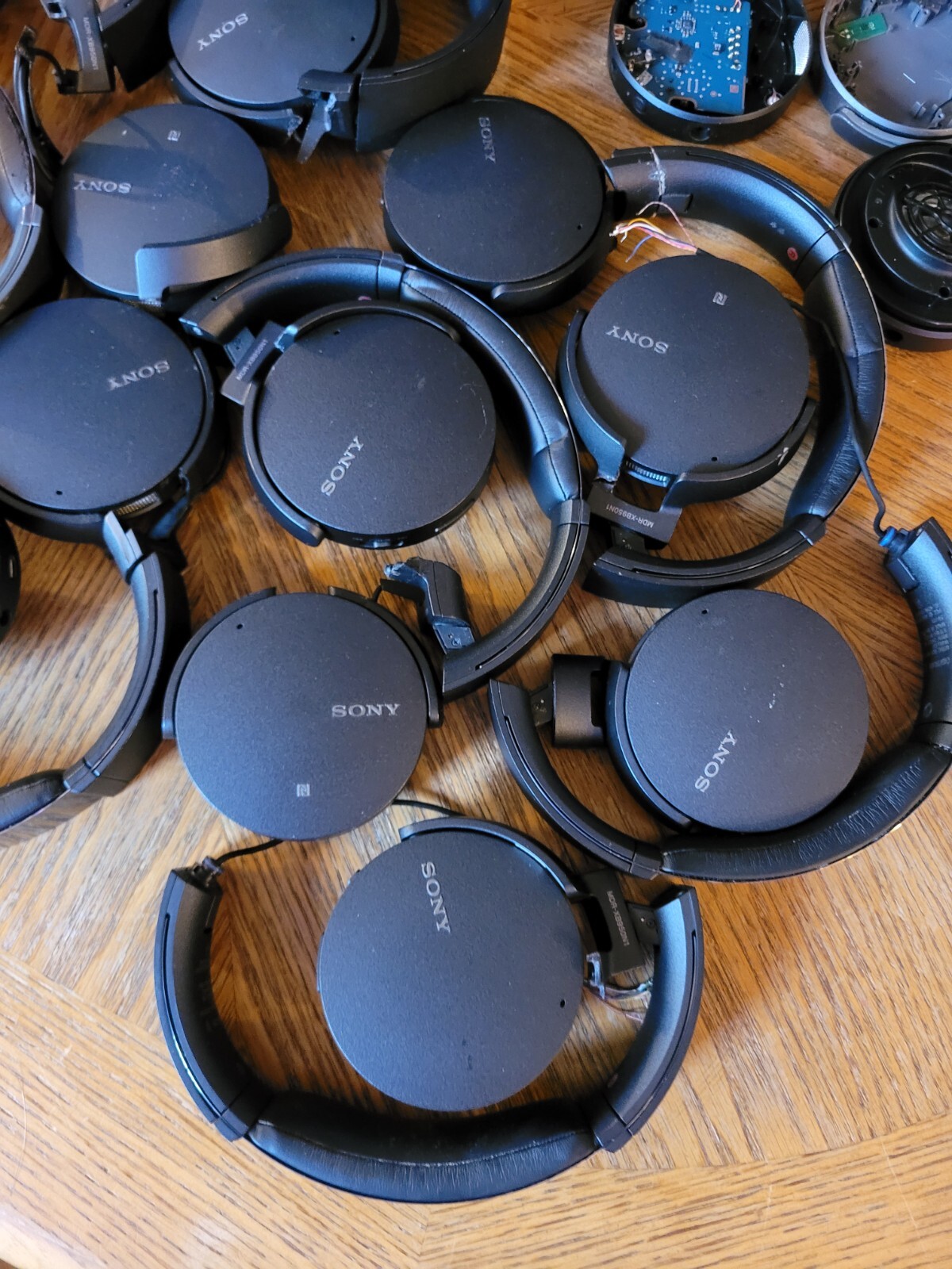 HUGE LOT Sony Extra Bass Wireless Bluetooth Headphones (MDR XB950N1) For Parts