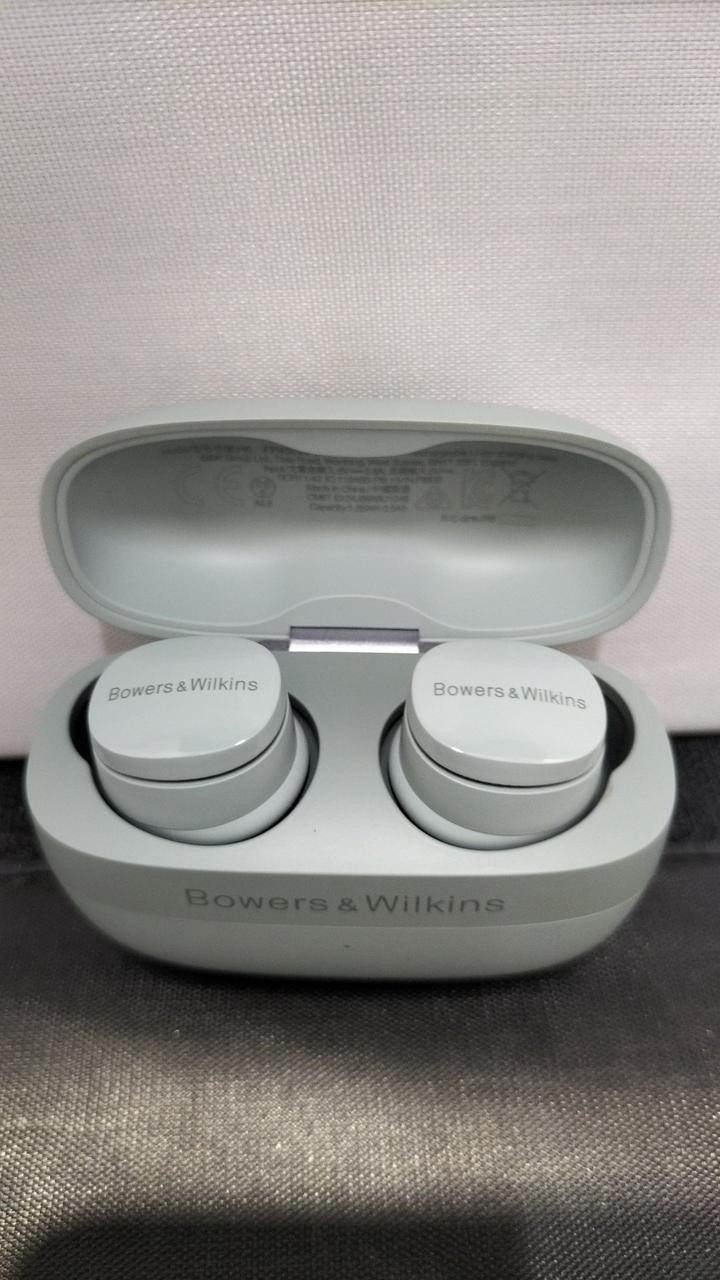 Bowers & Wilkins PI6 BT Earphones