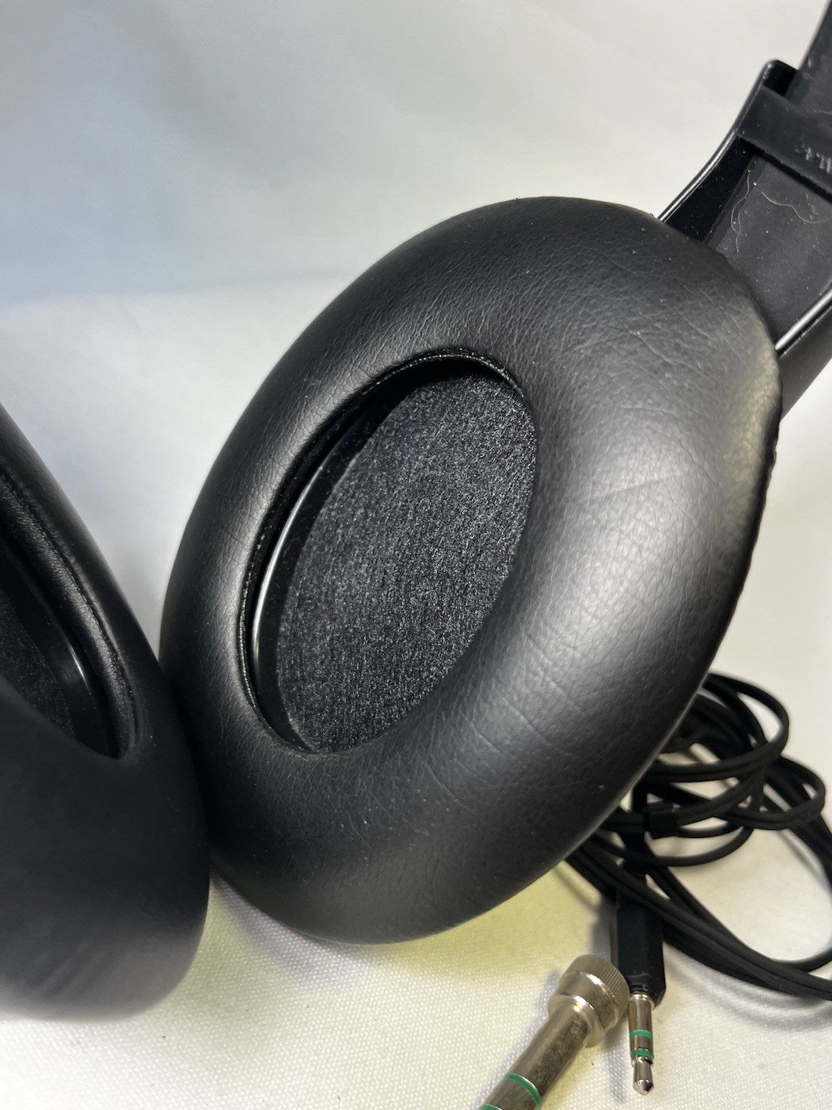 Sony MDR-P1 Dynamic Stereo Wired Headphones•Oval Shape• Adjustable•Jack Adapter