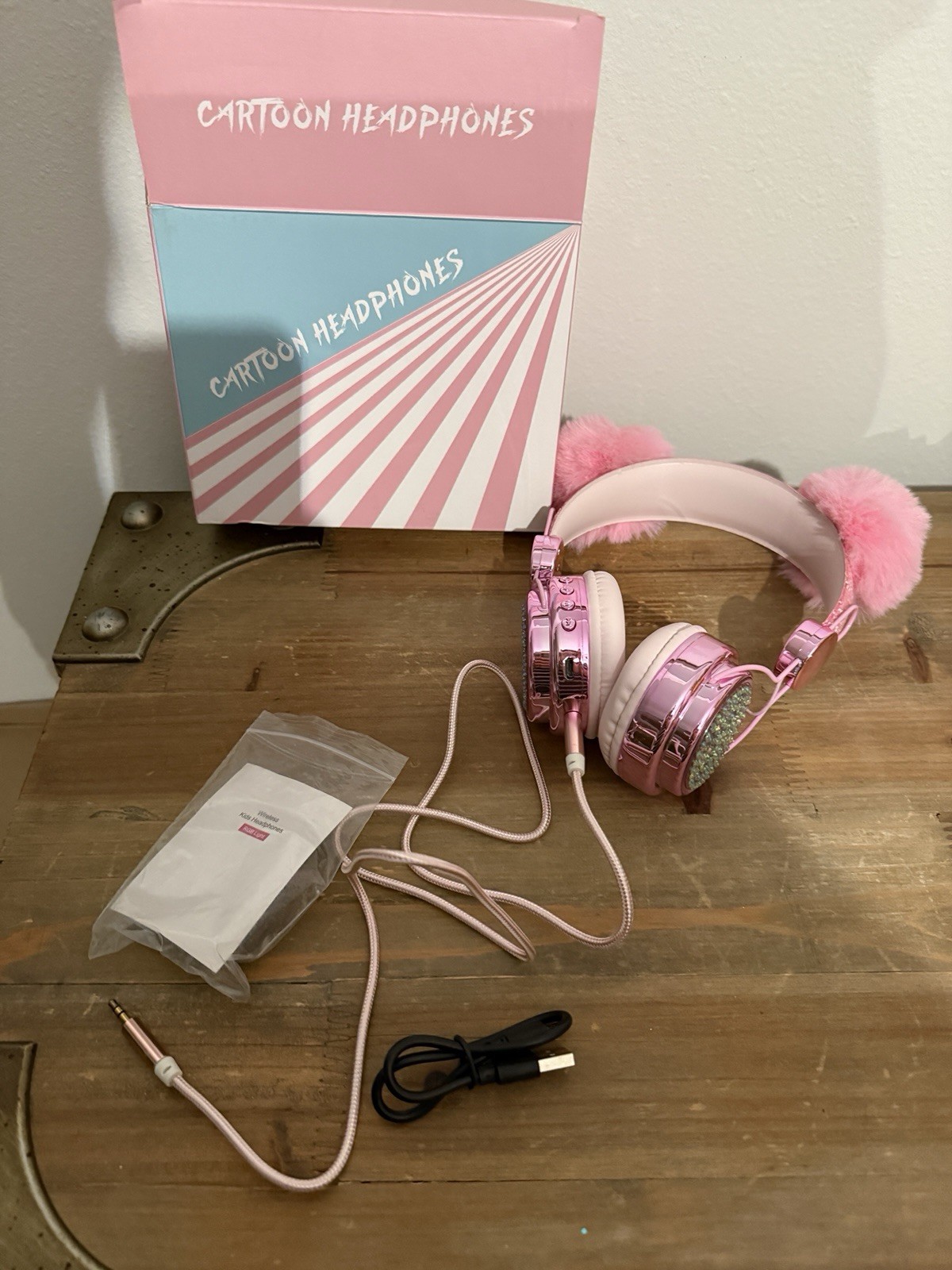 Wireless Kids Headphones Bluetooth,LED Light up Color Changing,MIC,10 Hours,Pink