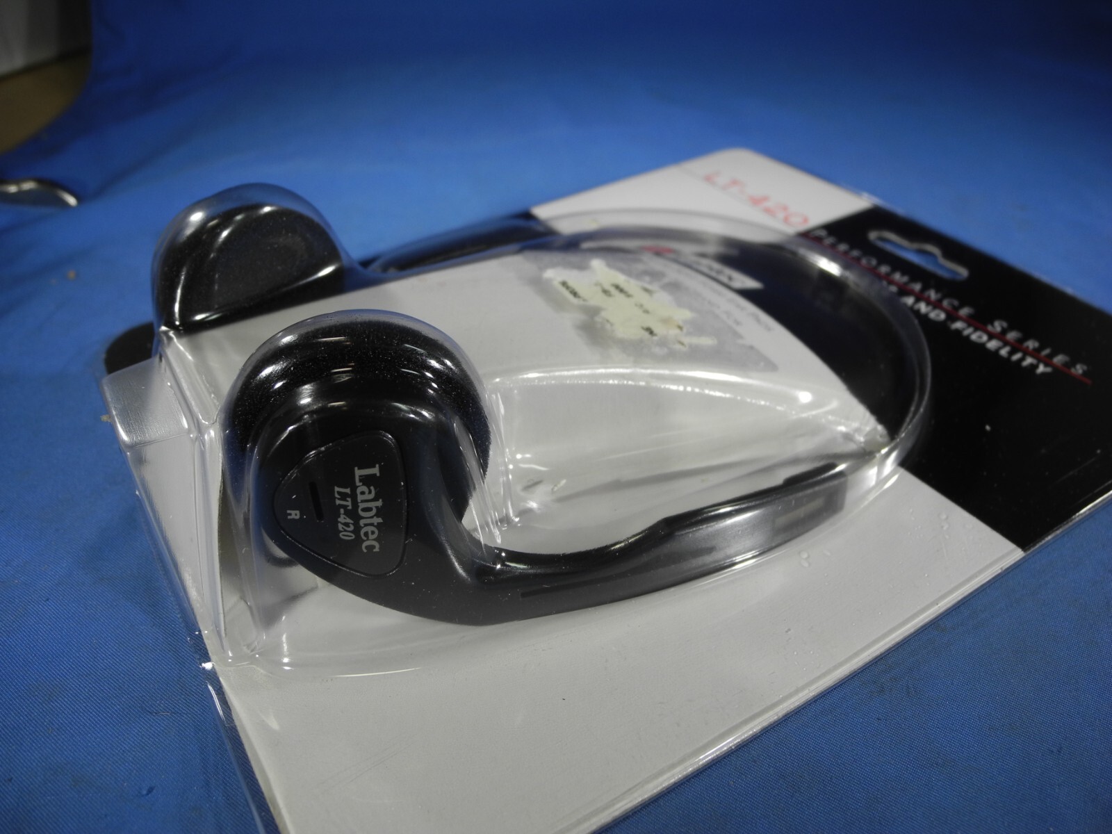 Labtec LT-420 – wired adjustable headphones Deluxe Soft Foam Ear Pads (Free Ship