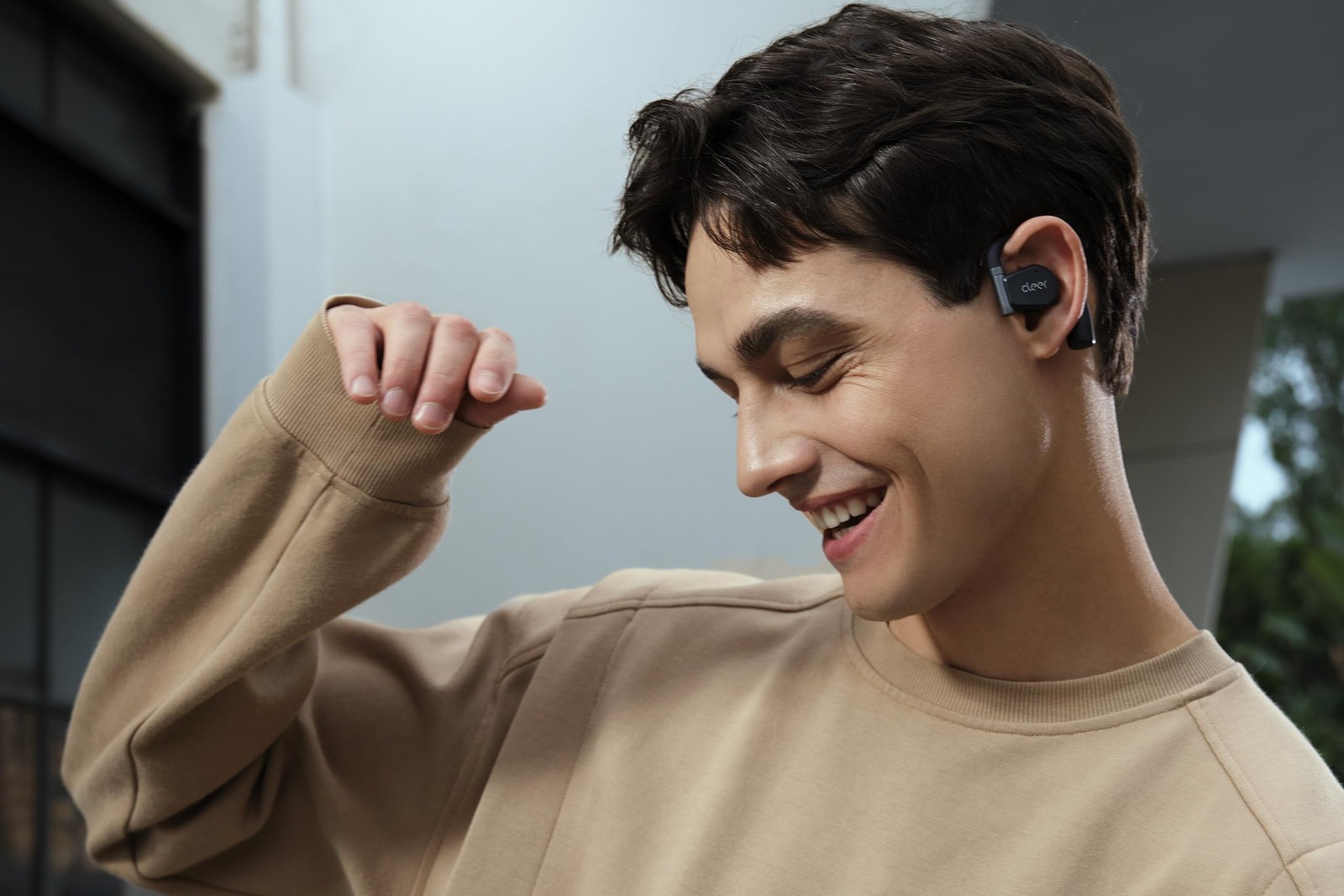 Ultra Light Open Ear Bluetooth Headphones Sweat Resistant 35 Hours Playtime