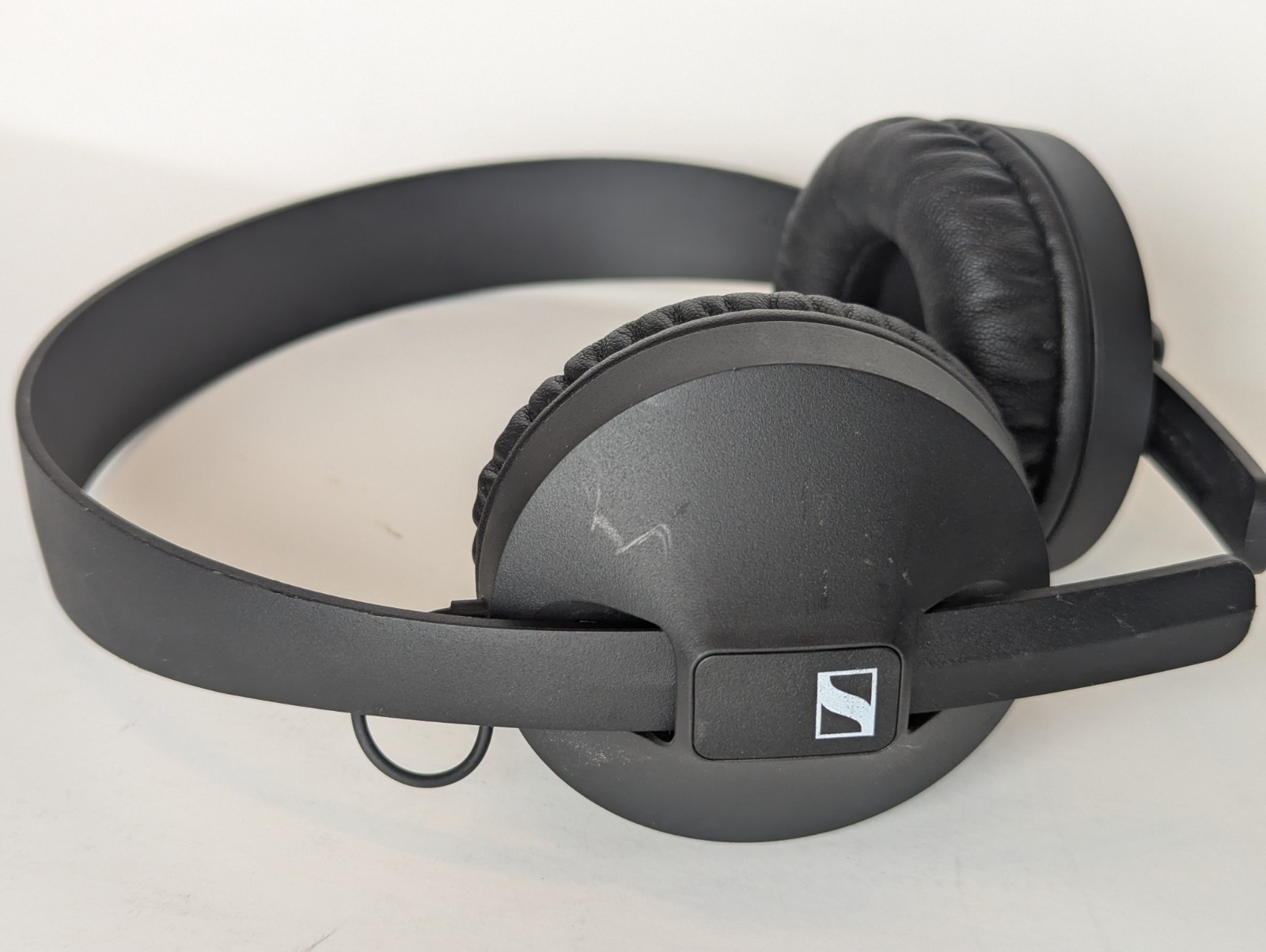 Sennheiser HD 250BT Wireless Headphones Over The Ear Black