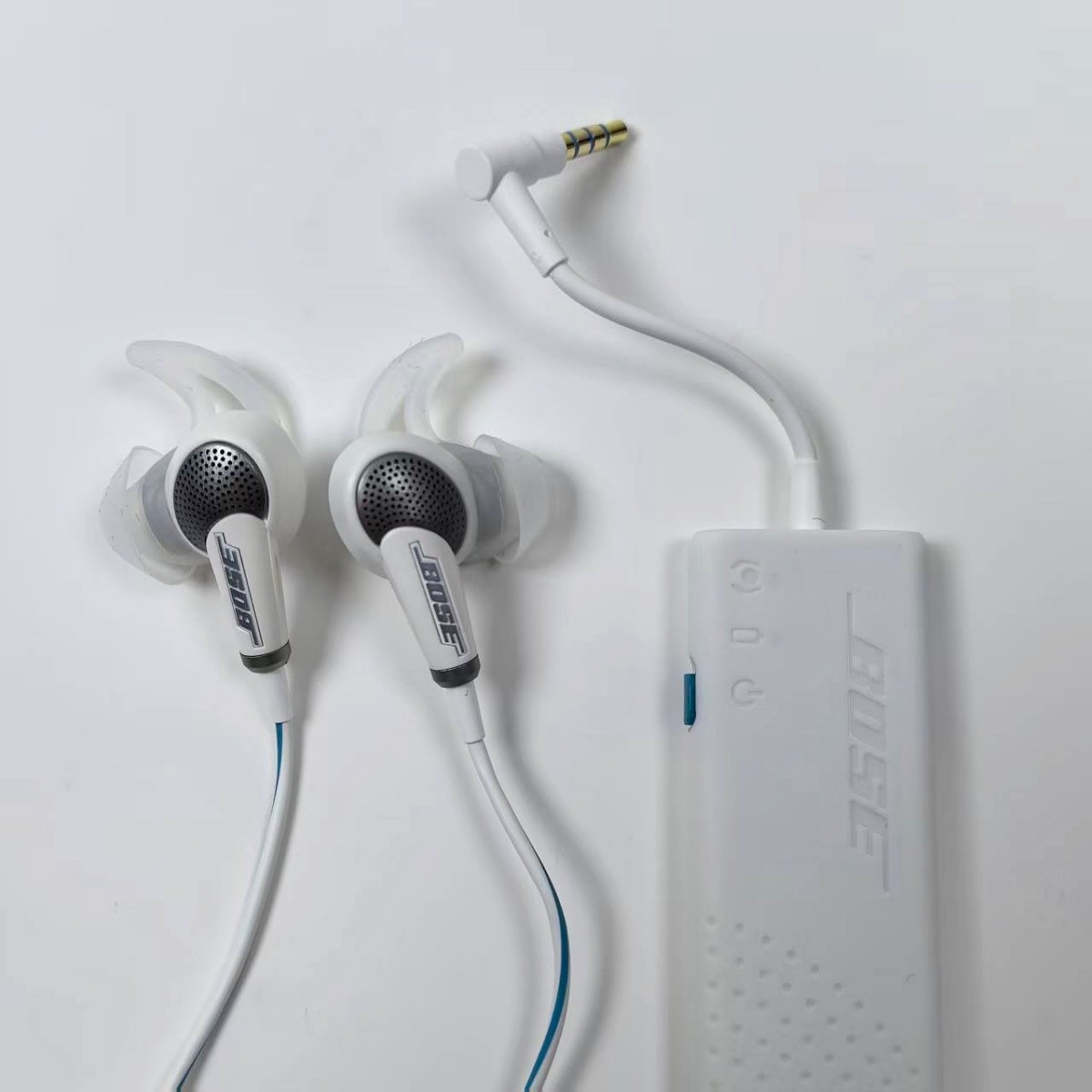 Bose QuietComfort 20 Headphones Noise Cancelling QC20 Earbuds for IOS White