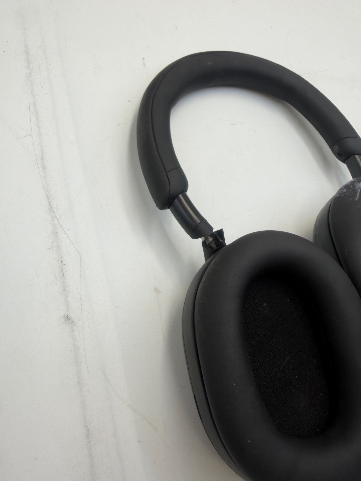 Sony WH-1000XM5 Wireless Noise Canceling Headphones – Black DAMAGED COSMETICS