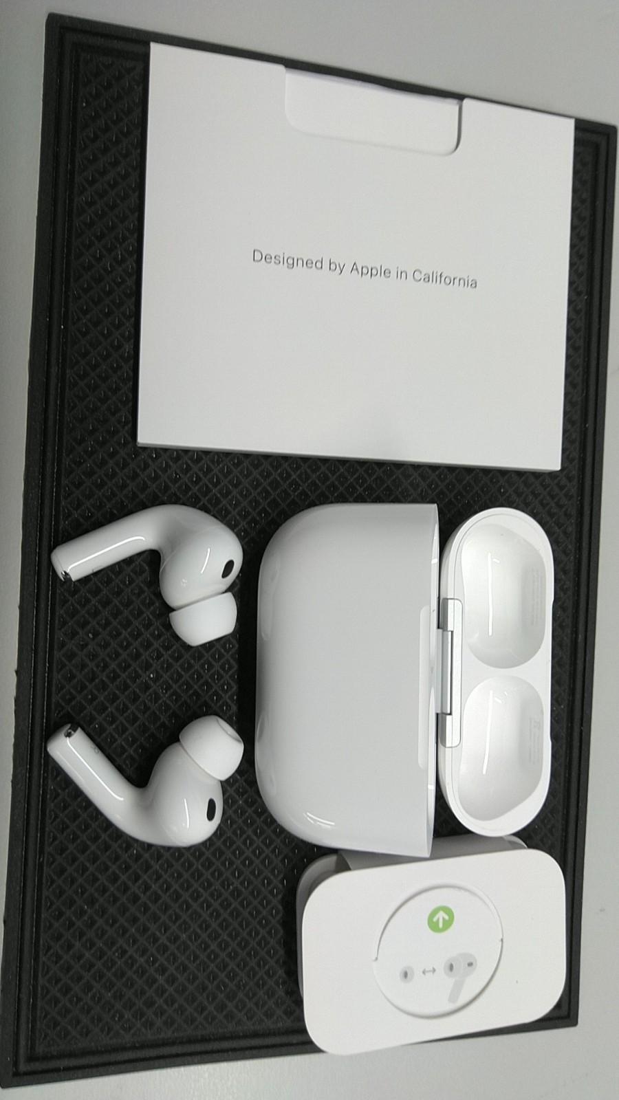Apple AirPods Pro 3 Wireless Earbuds White Spatial Audio ANC Heart Rate Sensing