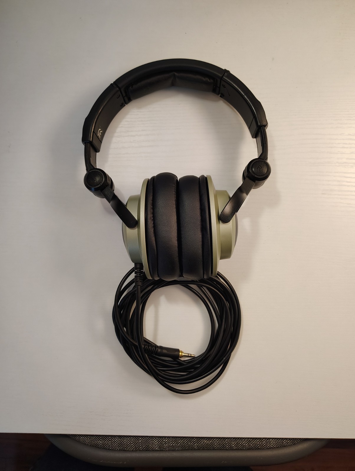 Ultrasone S-Logic HFI-650 Surround Sound Headphones With New Ear Pads