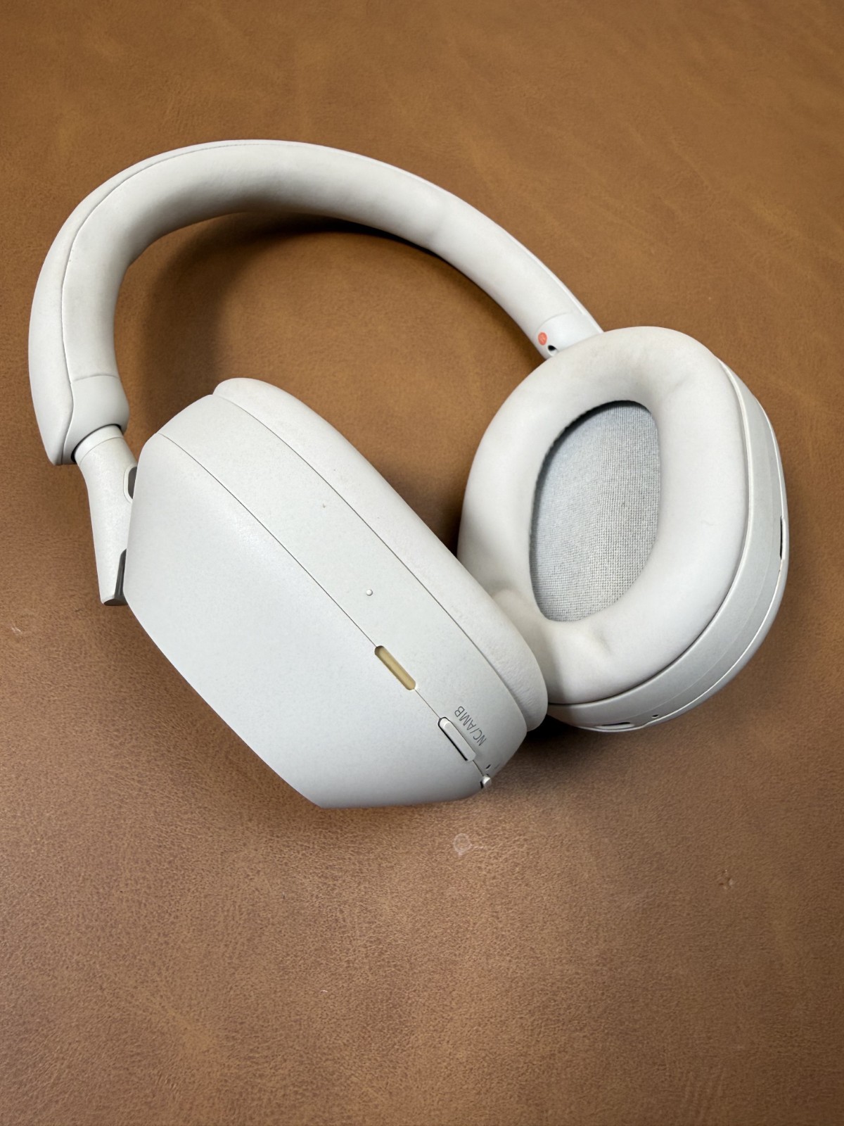 Sony WH-1000XM5 Noise-Canceling Wireless Over-Ear Headphones (Silver) Excellent