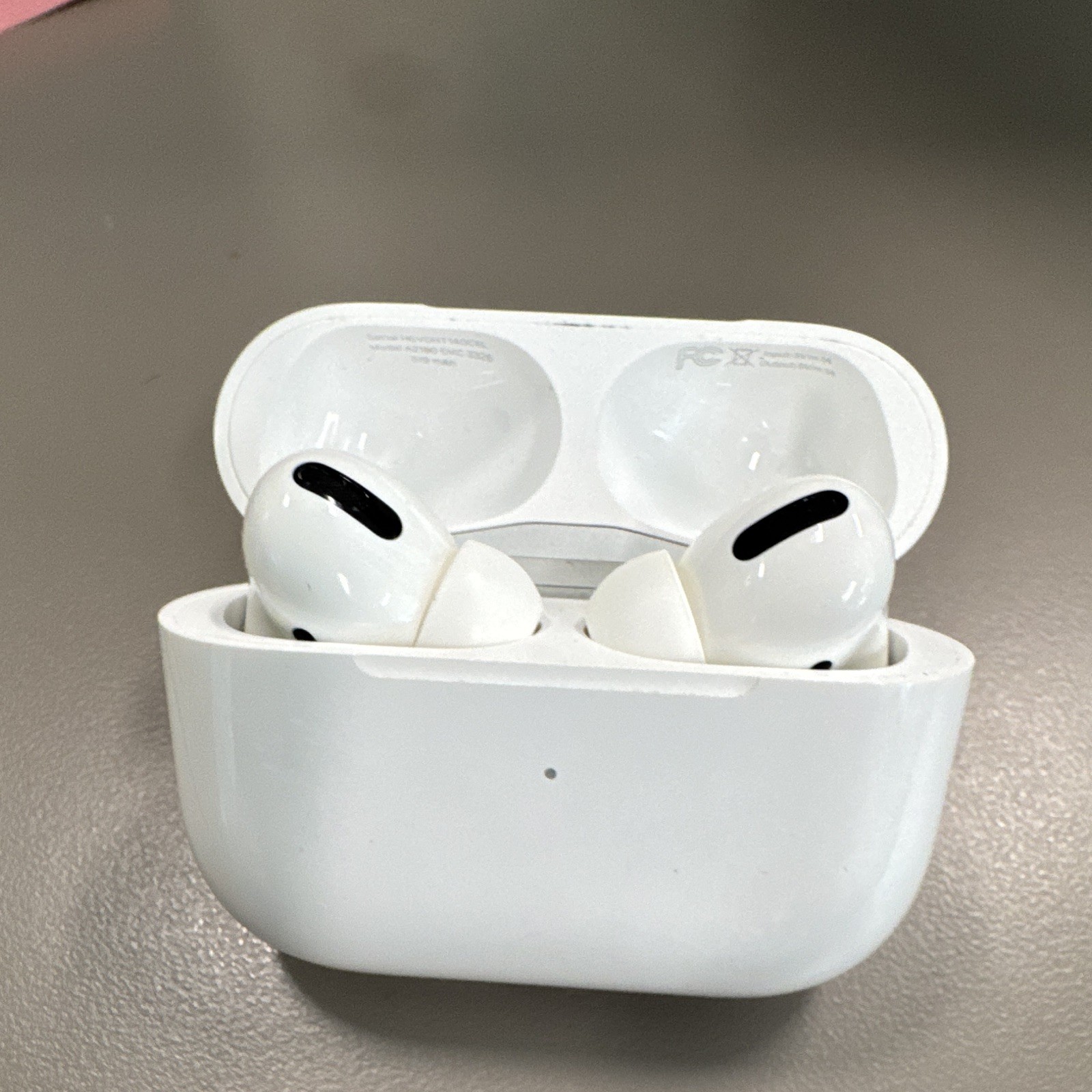Apple AirPods Pro Wireless In-Ear Earbuds White Bluetooth Built-In Mic Case