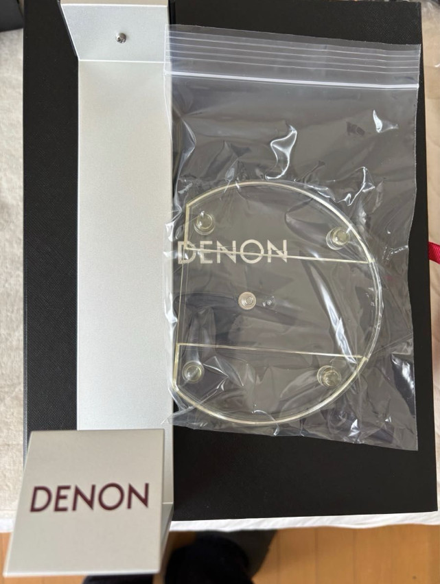 DENON AH-D7100 Over-Ear Headphones Brown 50mm Driver Natural Mahogany Housing