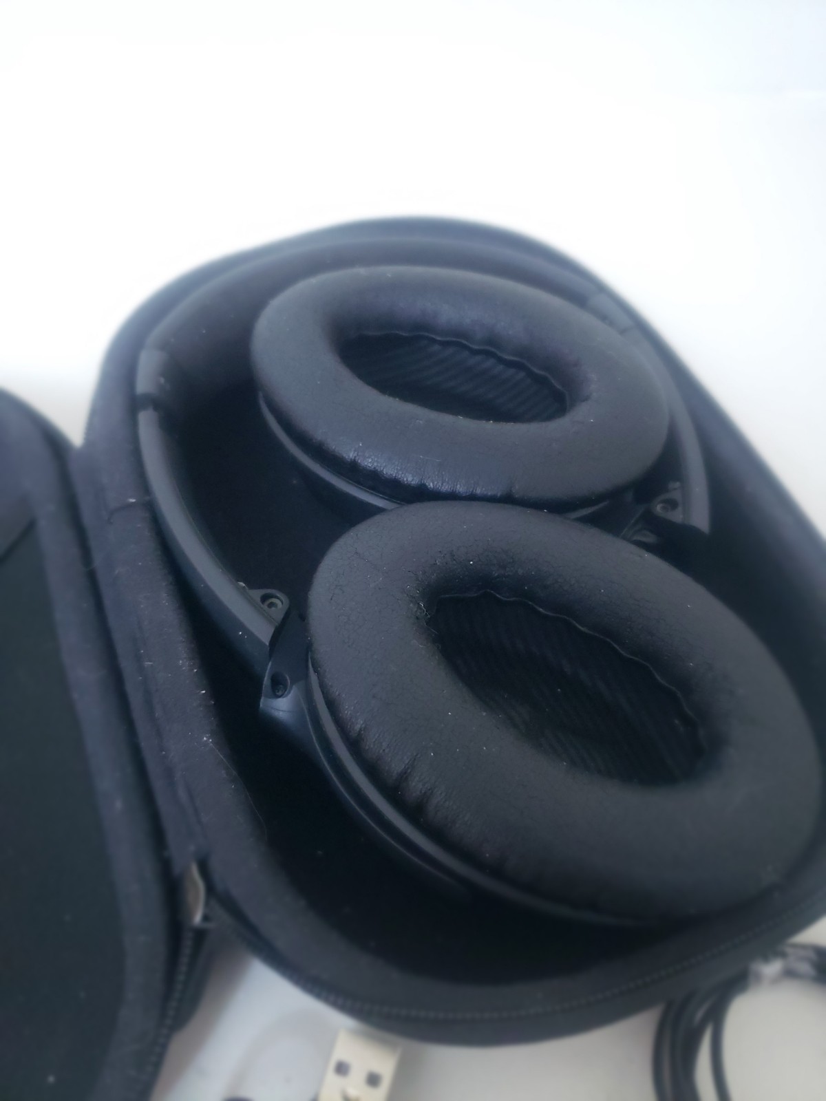 Bose QuietComfort 35 II BT Noise Cancelling Headphones • Excellent Condition