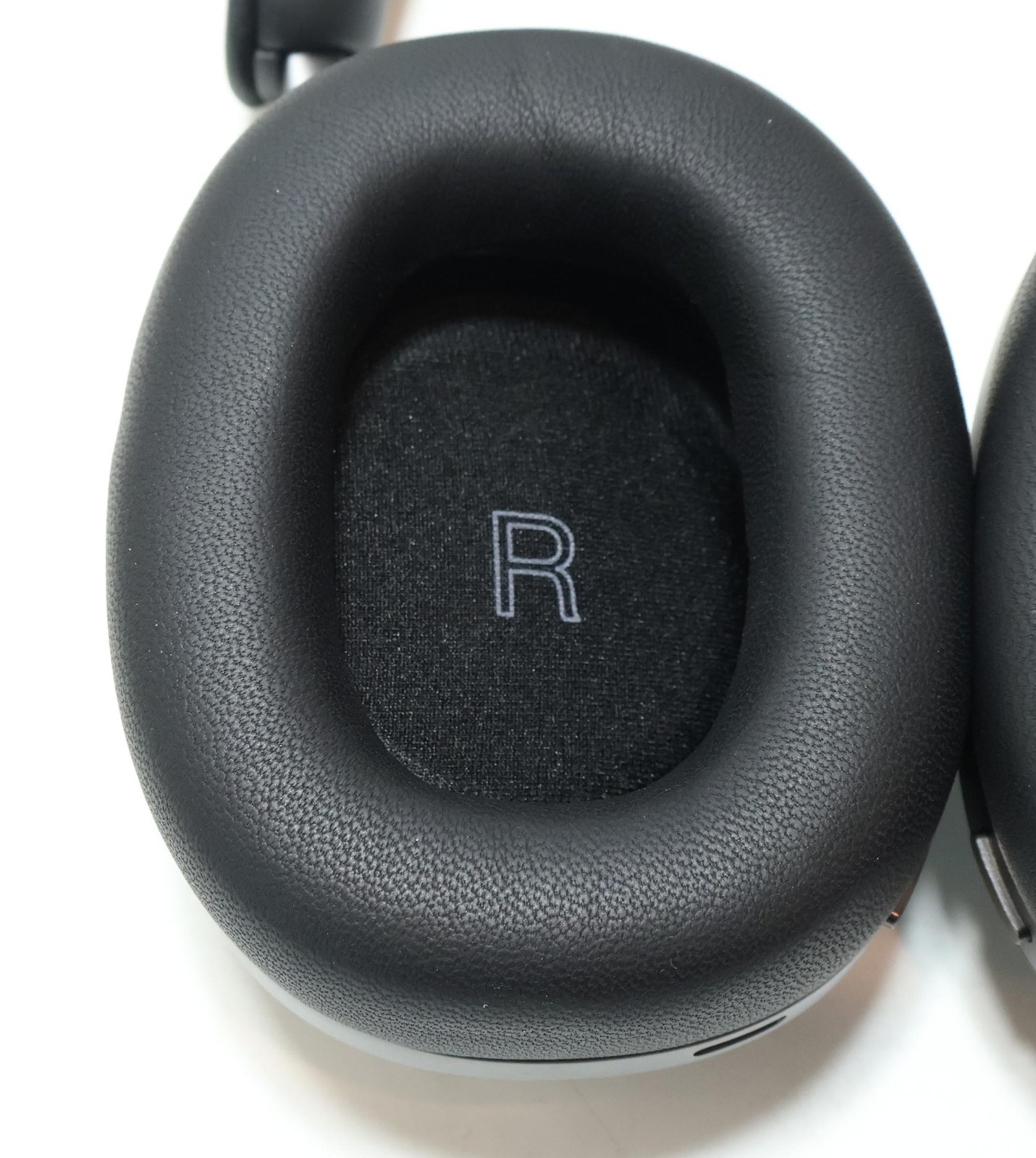 Bowers and Wilkins PX8 Model FP42951 (Black/Gray)