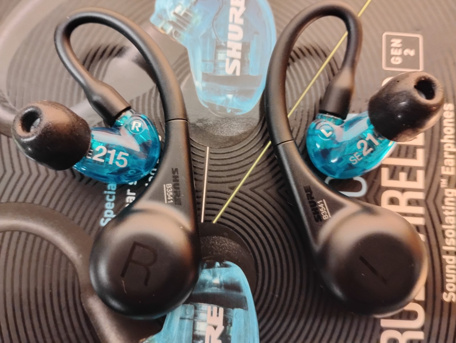SHURE AONIC215 TRUE WIRELESS 2nd Generation Sound Isolating Earphones