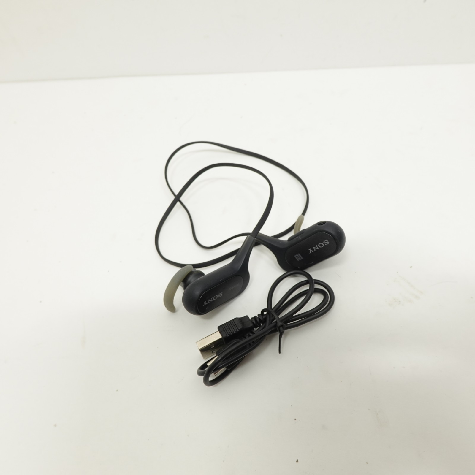 Sony Wireless Bluetooth Sports In-Ear Headphones Earbuds Black w/ USB Cable
