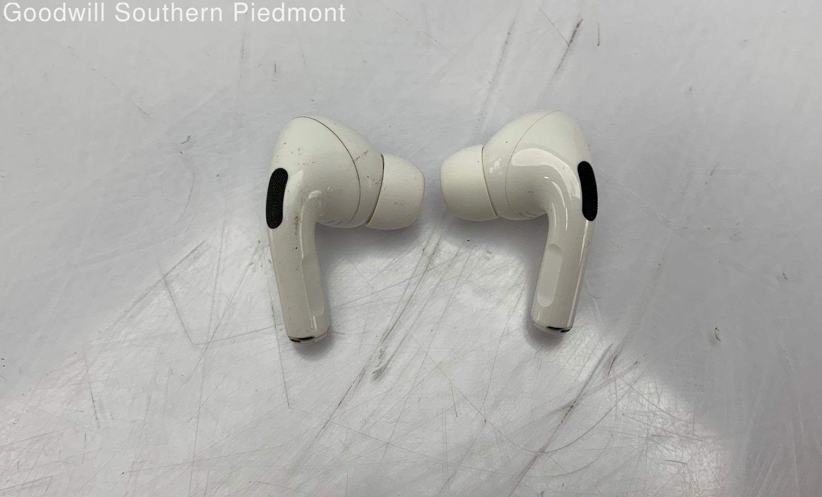 Apple AirPods Pro 1 Wireless Earbuds – Tested
