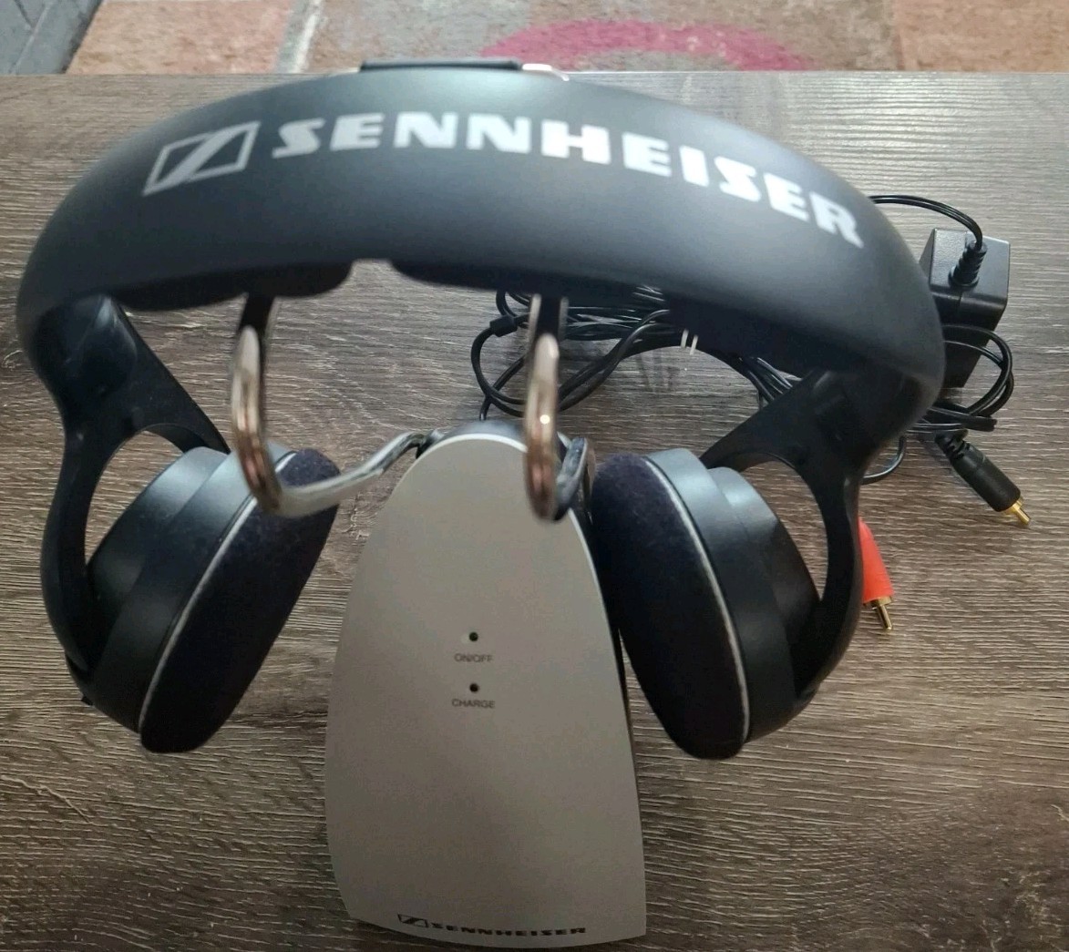 Sennheiser HDR120 Wireless Headphones With TR120 Charging Dock Cradle – Tested