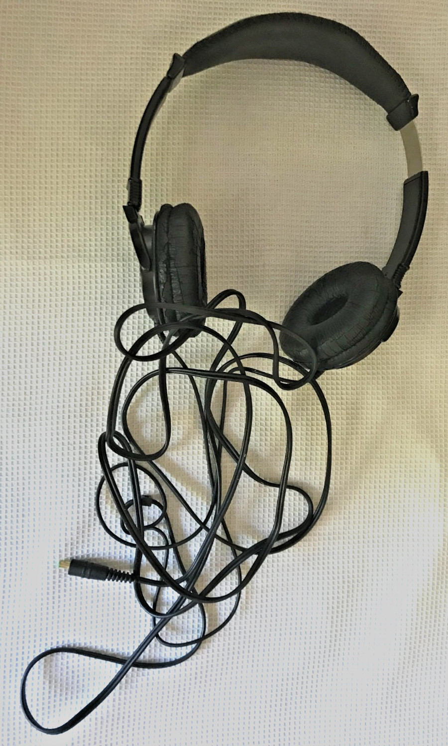 Set of three earphones: Labtec MP350, Recton & Sony, NOT tested & May Not Work