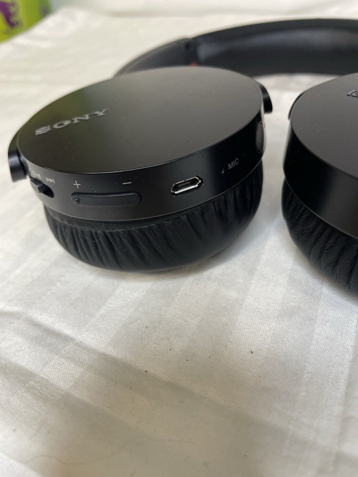 Sony MDR-XB650BT Extra Bass Bluetooth Headphones Black