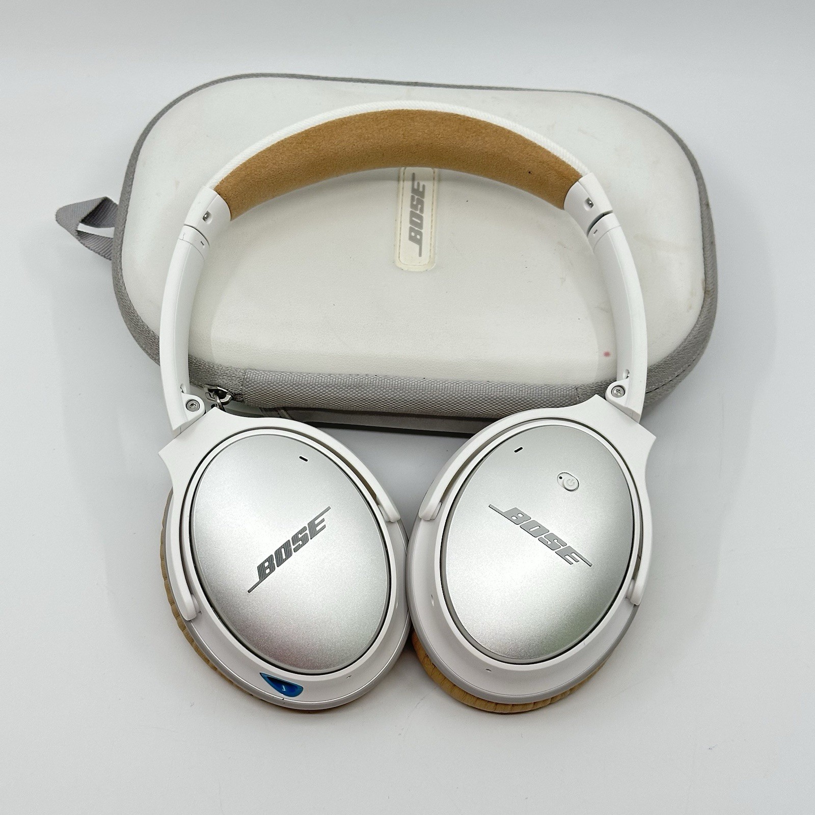 Bose QC25 QuietComfort Wired Noise Cancelling Headphones + Case – Works – White
