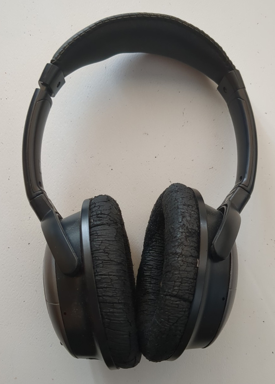 Vintage lot of 5 Headphones AWAI, Radio Shack, Nova-42, Centrios Noise Canceling