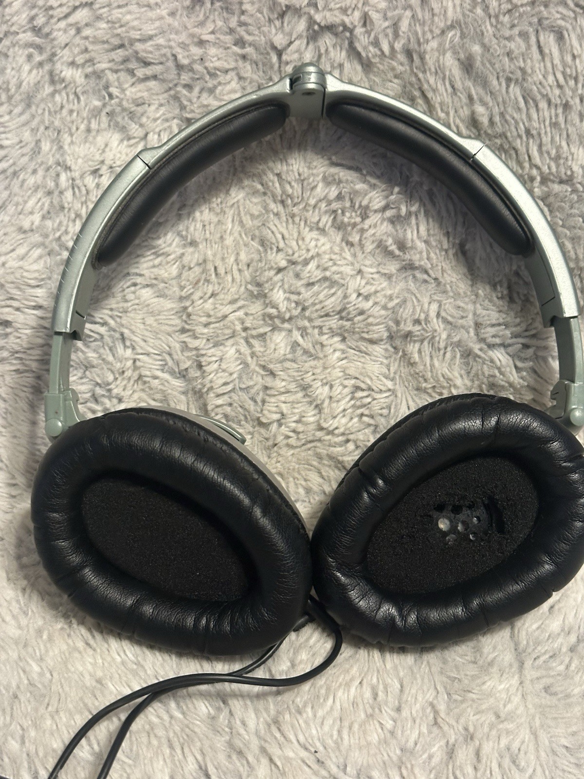 Green SKULLCANDY Over the Ear Headphones W/ Bass Amplified Subwoofer TESTED
