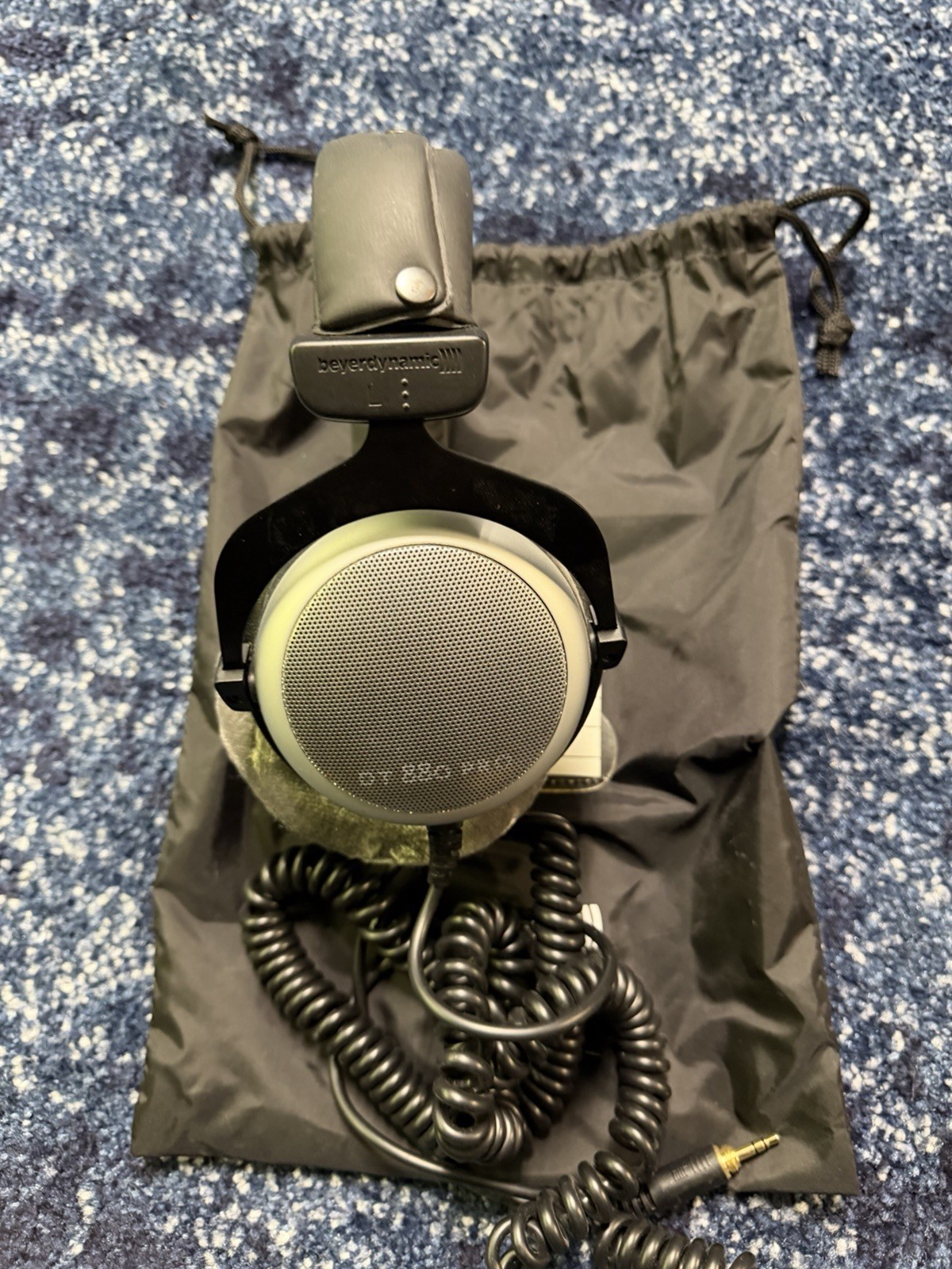 Beyerdynamic DT 880 Pro 250 ohm Semi-open Reference Studio Headphones