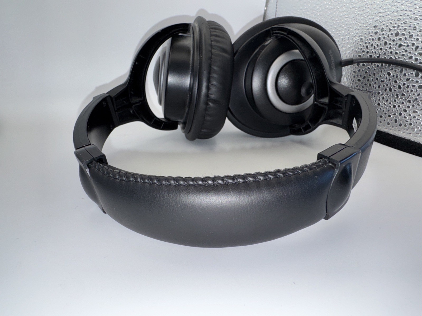 RadioShack Headphones Mens Black Wired Over Ear Coiled Cord Vintage