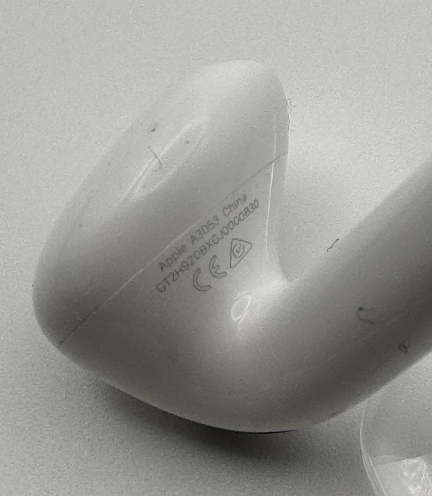 APPLE AIRPODS 4TH GENERATION USB-C NON ANC A3058 – White W/CHARGING CASE USED