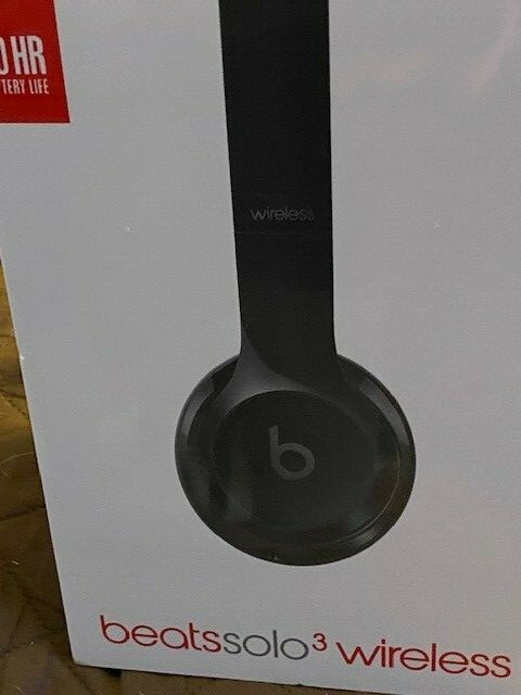 Beats by Dr. Dre Beats Solo3 Wireless On-Ear Headphones Gloss Black