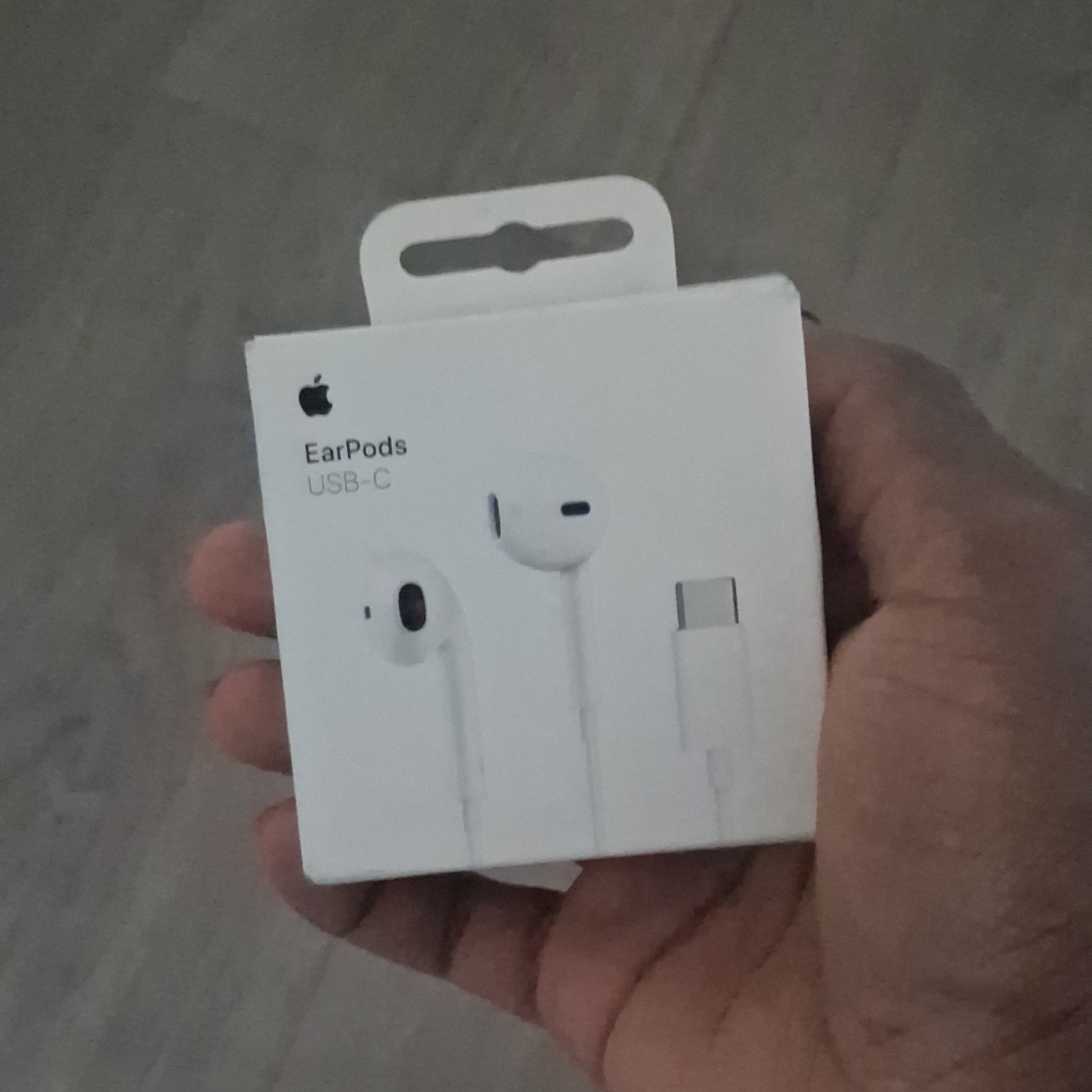 Apple EarPods USB-C Wired In Ear Headphones White 2020s MPN 602-06807-A