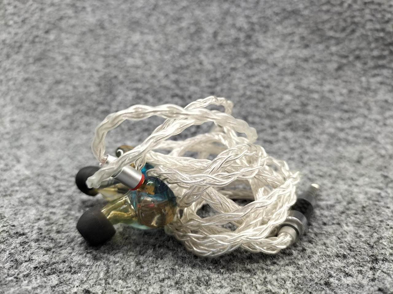 iBasso AM05 5-BA IEMs 2.5mm Blue w/Adapter – Ultra-Light 6.6g 32Ω 115dB