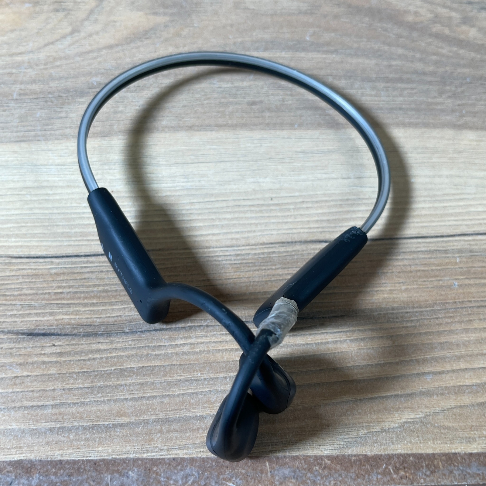 Rythflo Sports Headphones Black Bluetooth Bone Conduction Built-In Mic with Case