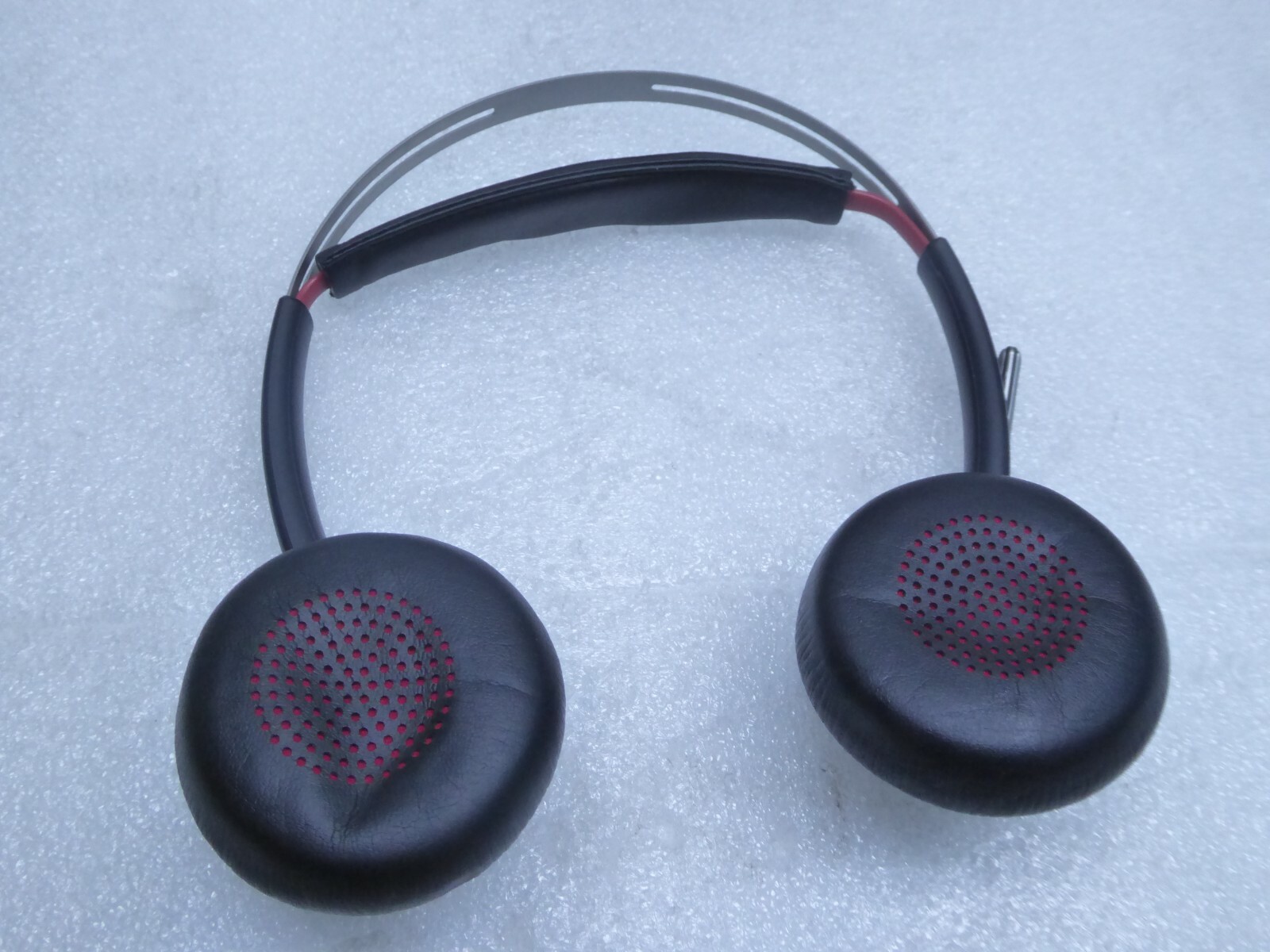 Plantronics Voyager Focus US B825-M Binaural USB Bluetooth Headset 203079-01