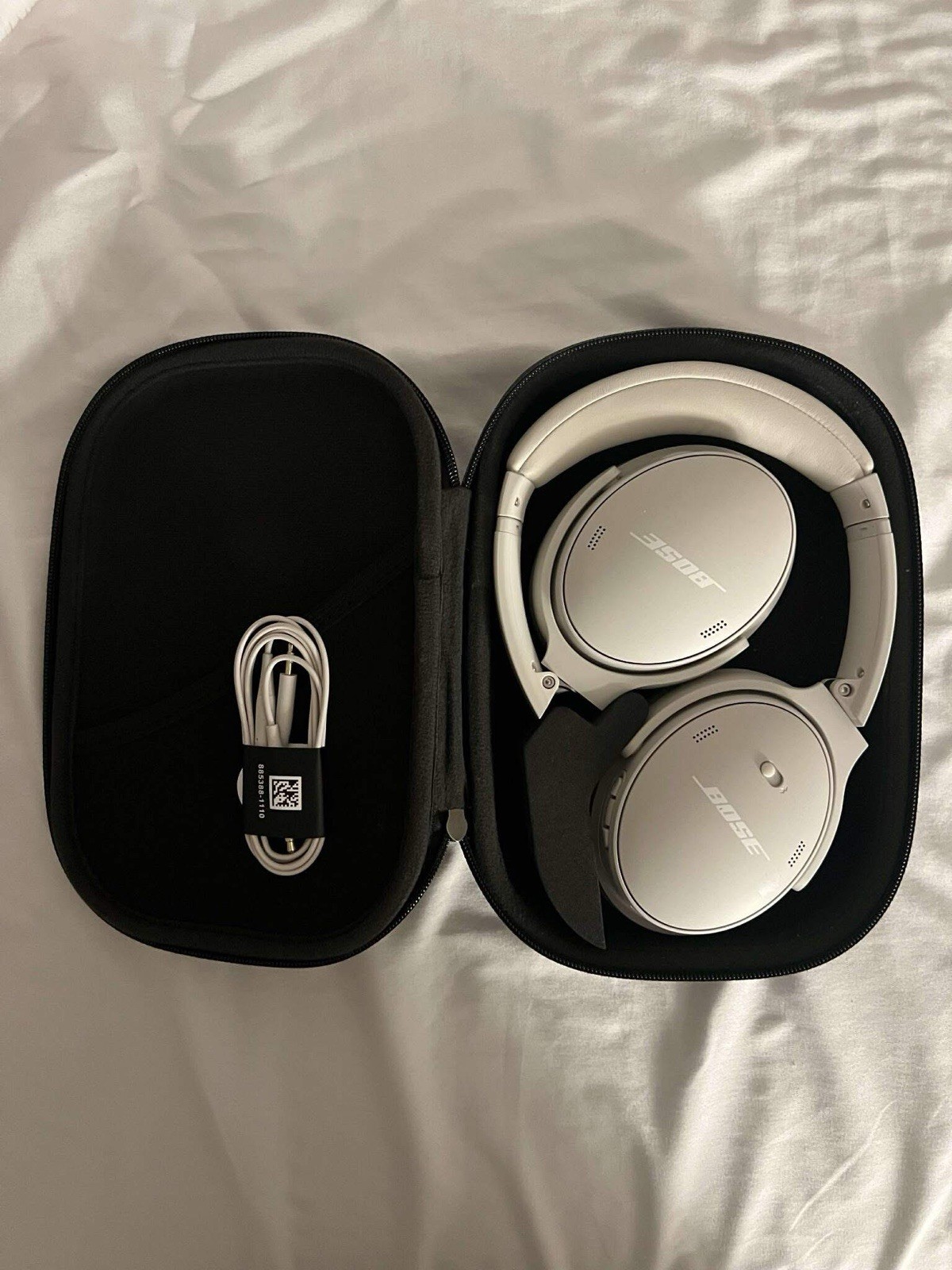 Bose QuietComfort QC45 Wireless Over-Ear Bluetooth Headphones White/Silver Case