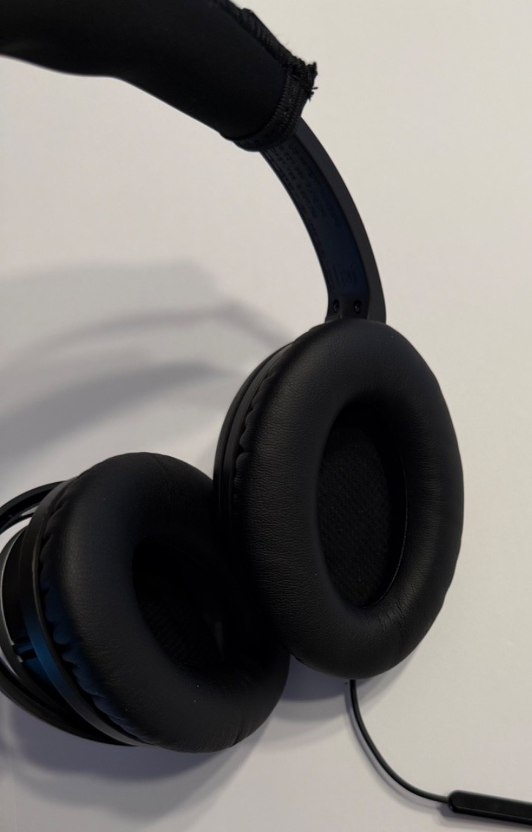 Bose Quite Comfort 15 Acoustic Noise Canceling Headphones Wired New Ear/Head pad