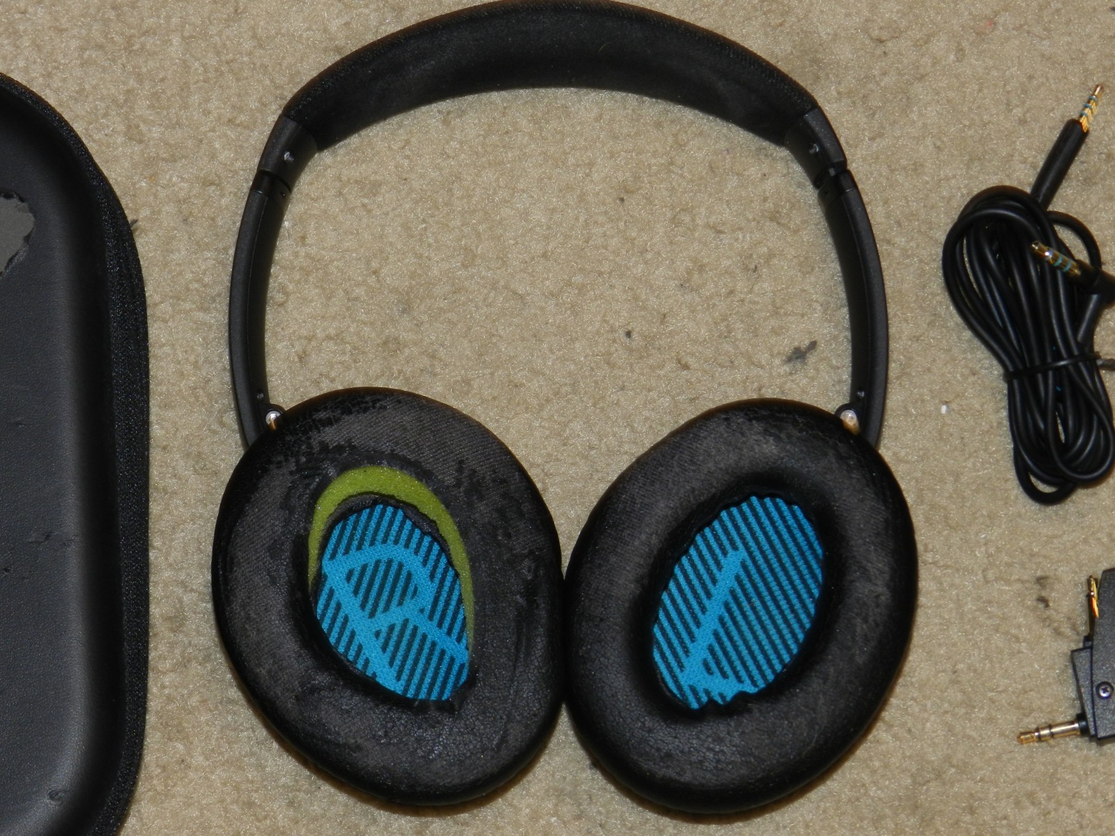 Bose QuietComfort 25 QC25 Noise Cancelling Headphones W/ Case & Cables