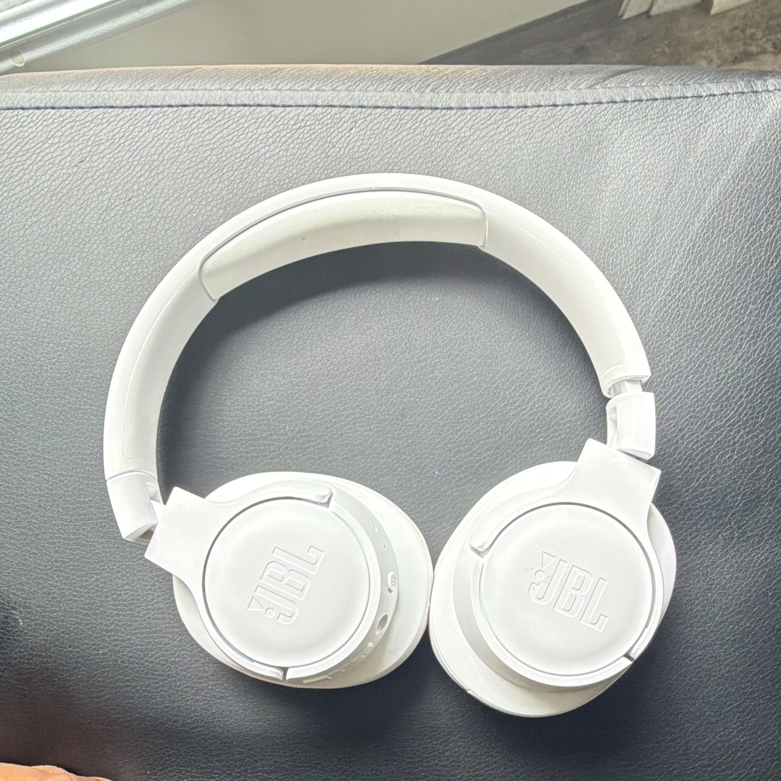 JBL TUNE 750BTNC Bluetooth On-Ear Headband Headphones, White