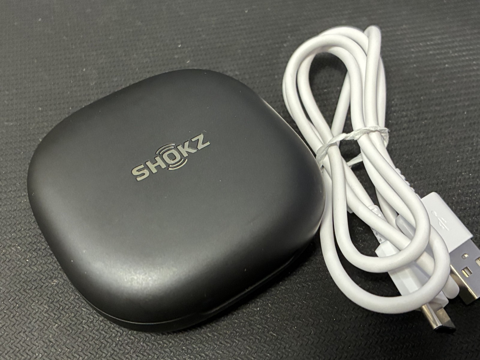 Shokz OpenFit 2 Open-Ear Chargind Case with cable – Black (T920) , no buds