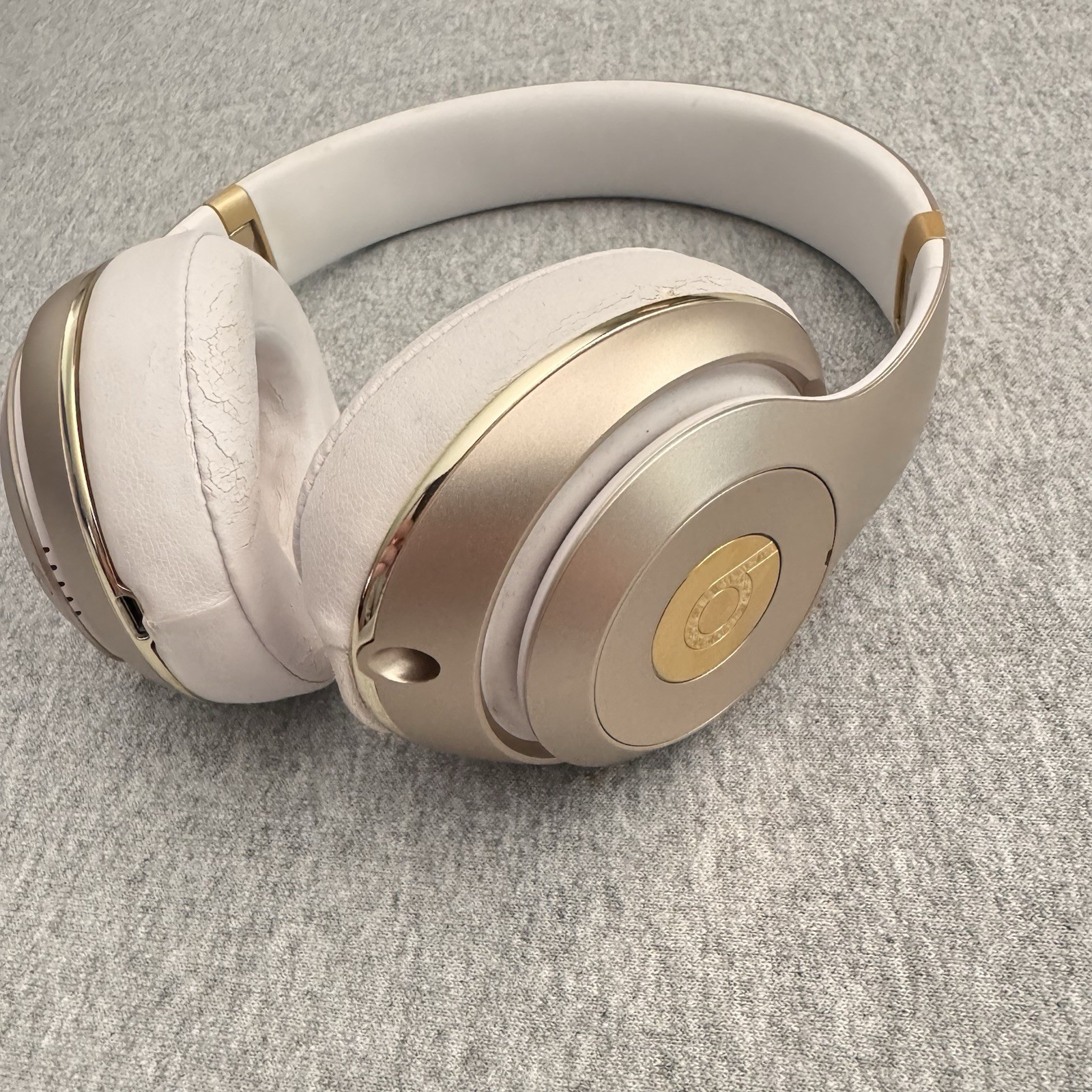 Beats Studio Headphones – Champagne Gold