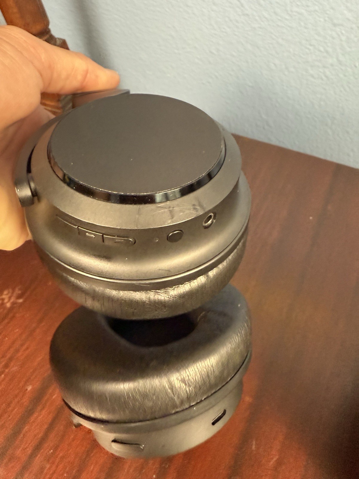 Wyze Wireless Headphones, Active Noise Canceling W Travel Case EUC