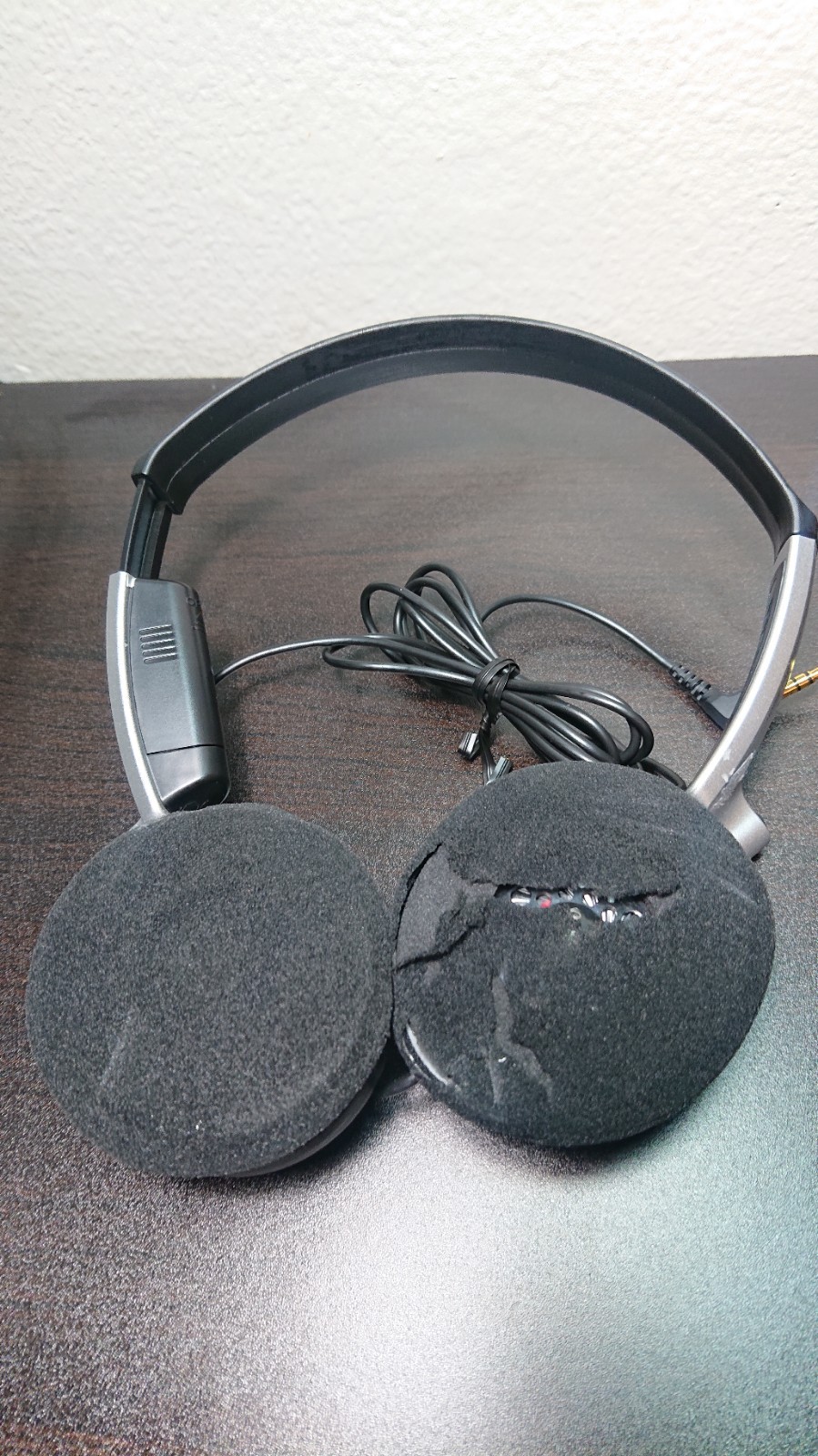 Vintage SONY MDR-NC6 Noise Canceling Headphones ( WORKING Needs Ear Pads)