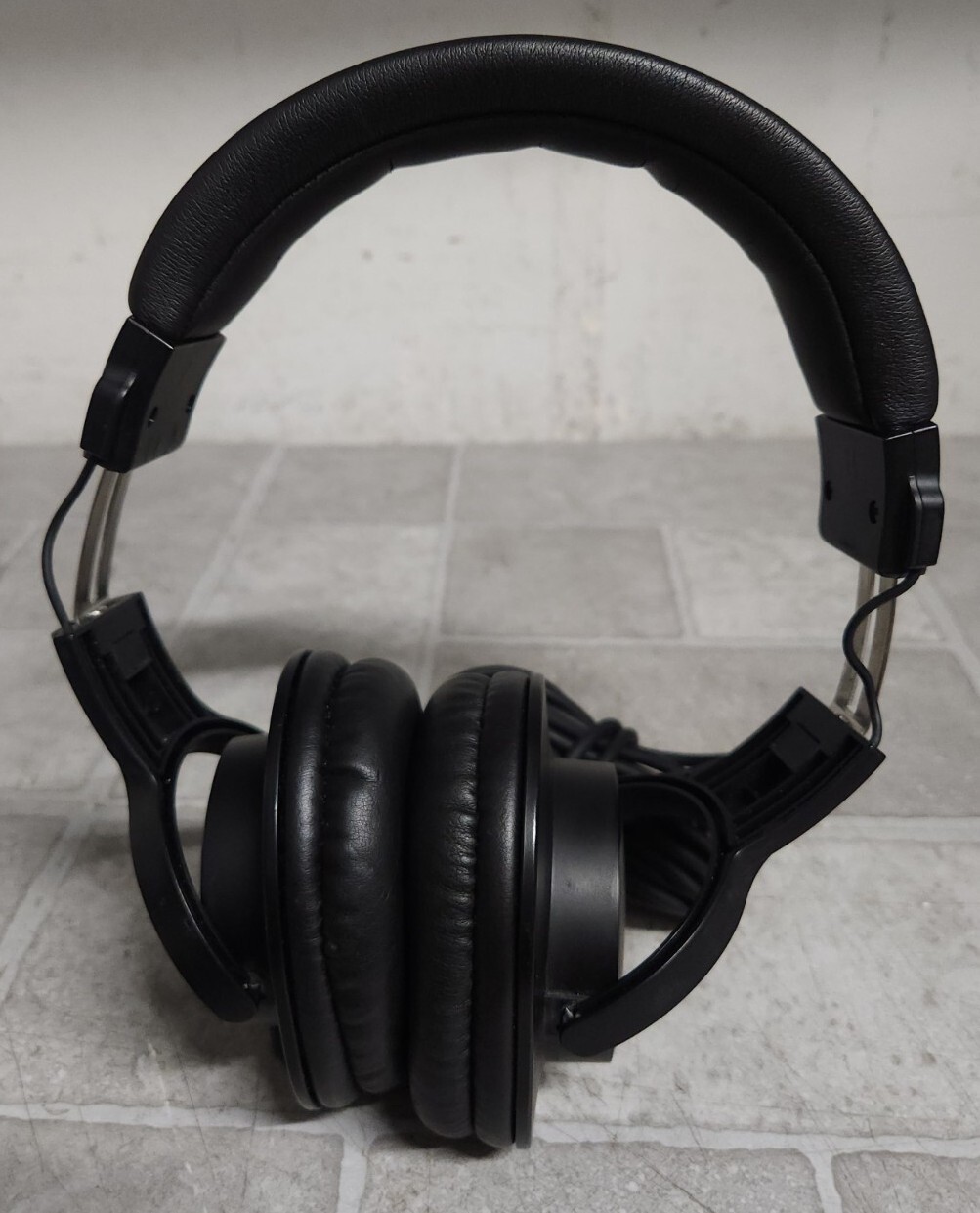 Audio Technica ATH-M20x Studio Monitor Headphones SEE PICTURES