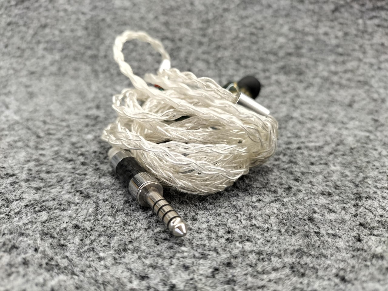 iBasso AM05 5-BA IEMs 2.5mm Blue w/Adapter – Ultra-Light 6.6g 32Ω 115dB