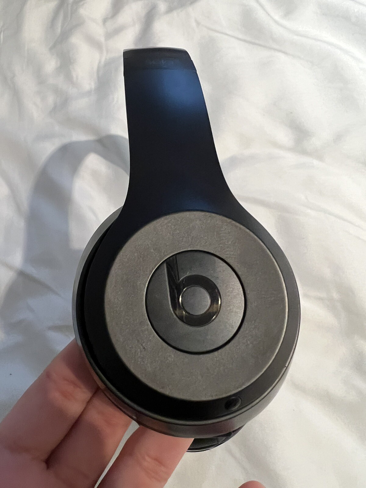 Beats by Dr. Dre Solo3 Over the Ear Headphone – Gloss Black