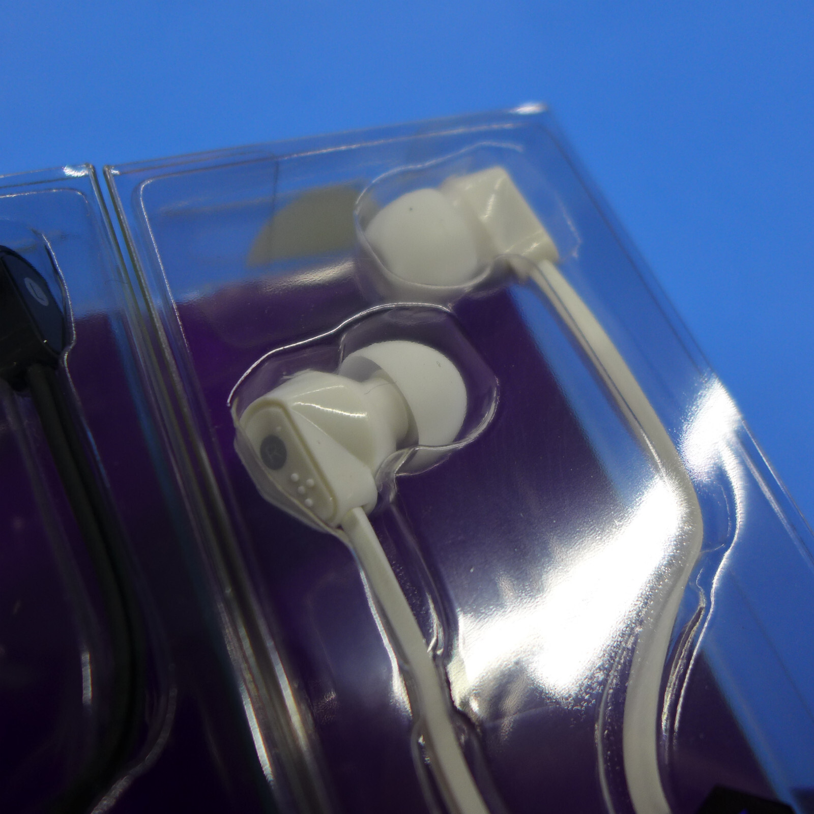 (LOT OF 2) New Fusebox Zip-It Earbud Tangle Free Cord Length 45” D71801