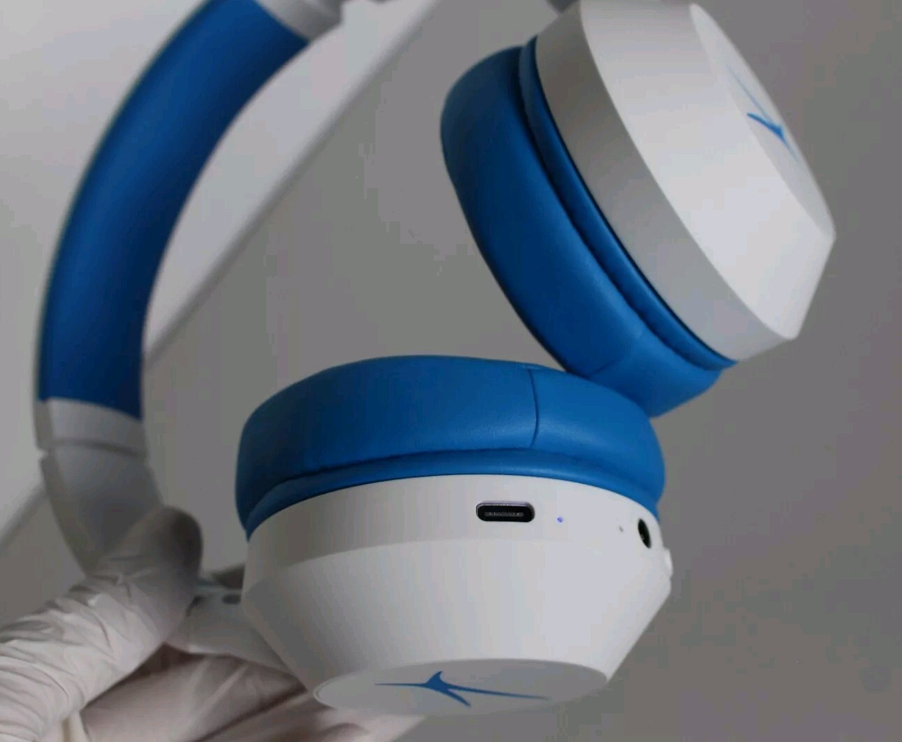 Altec Lansing MZX4500 Kid Safe Headphones Noise Cancelling Boys Bluetooth USB-C