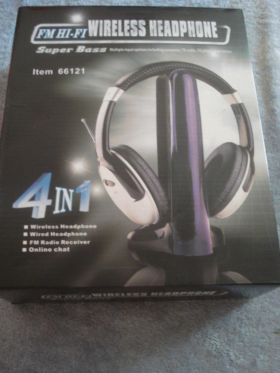 NEW 4 in 1 FM HI-FI WIRELESS HEADPHONE & NEW APPLE IPOD SHUFFLE 1GB